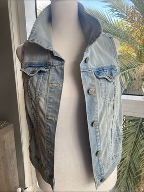 Old Navy Light Blue Denim Vest size small